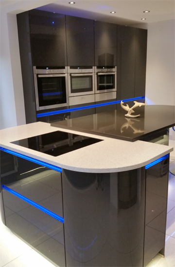 Great family kitchen, under counter LED lights